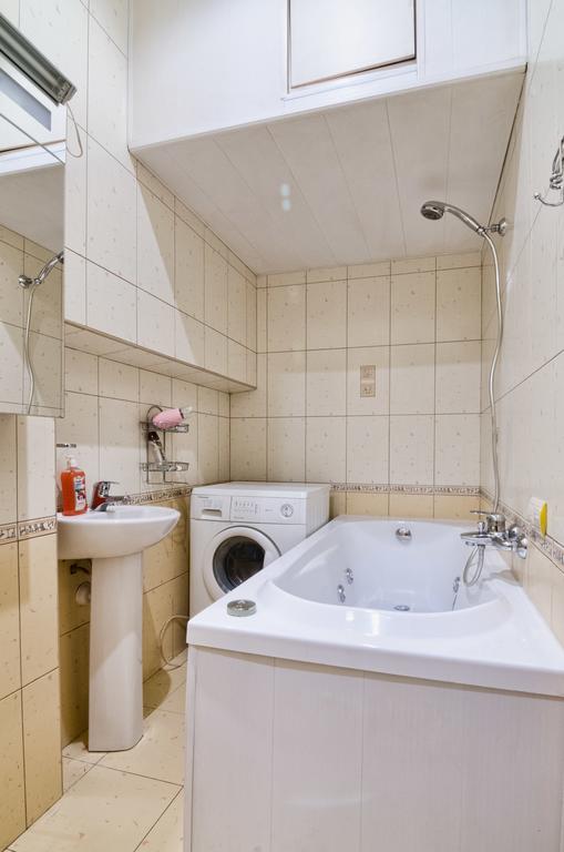 Apartamenty Lesi Ukrainky 17 Lviv Eksteriør billede